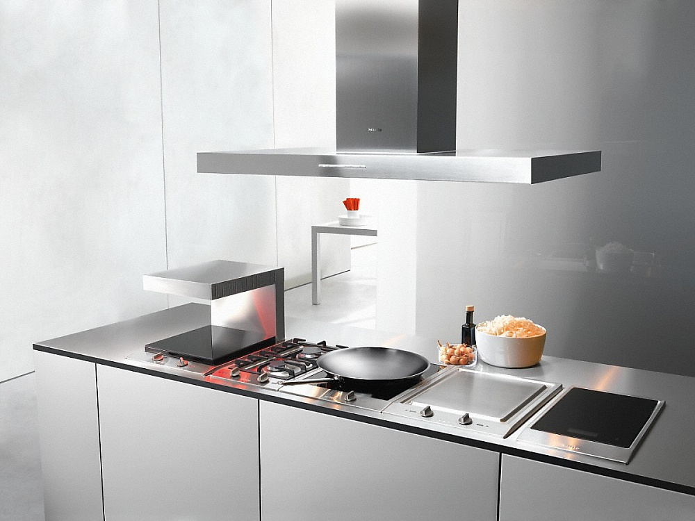 Miele hoods with automatic cleaning function
